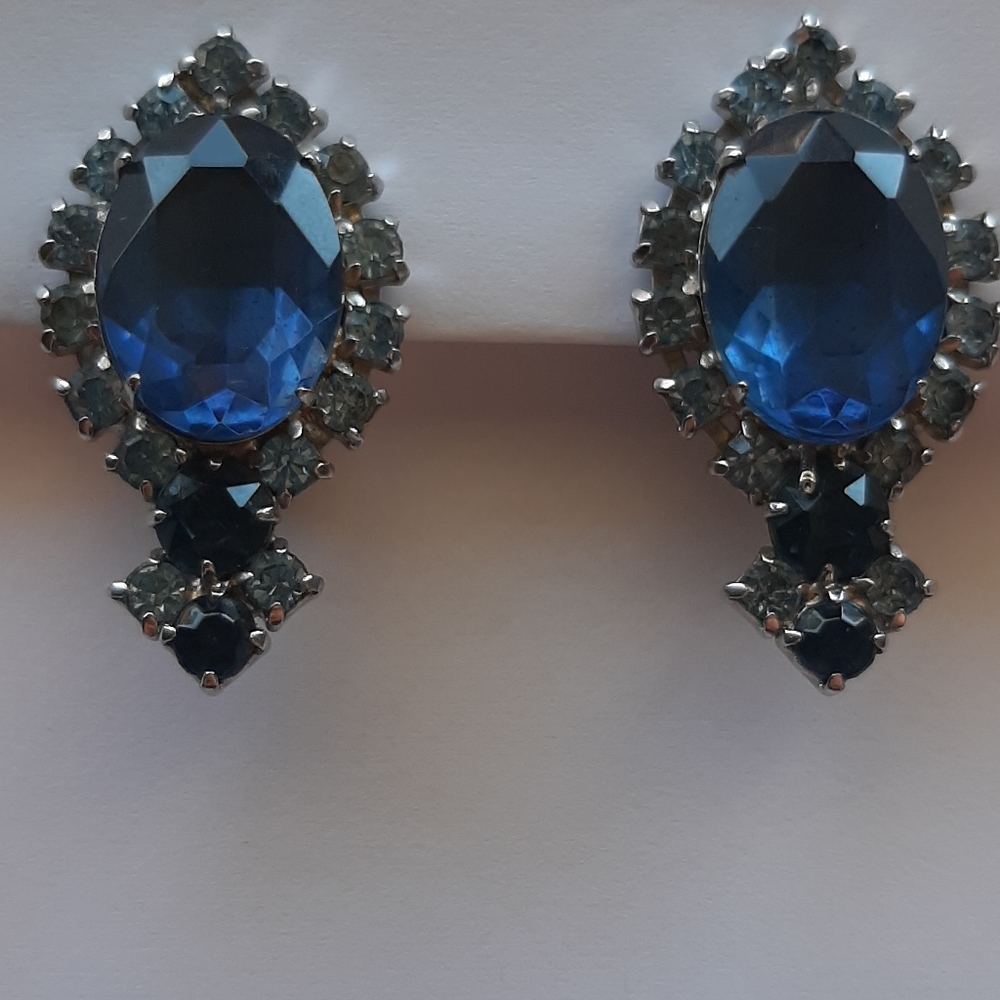 3/$20 - Vintage (1960's) -  Blue 2 Tone Faux clips